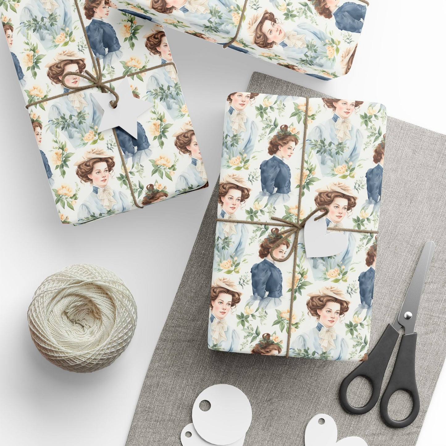 Emma M Lion Gift Wrap - Book Lovers