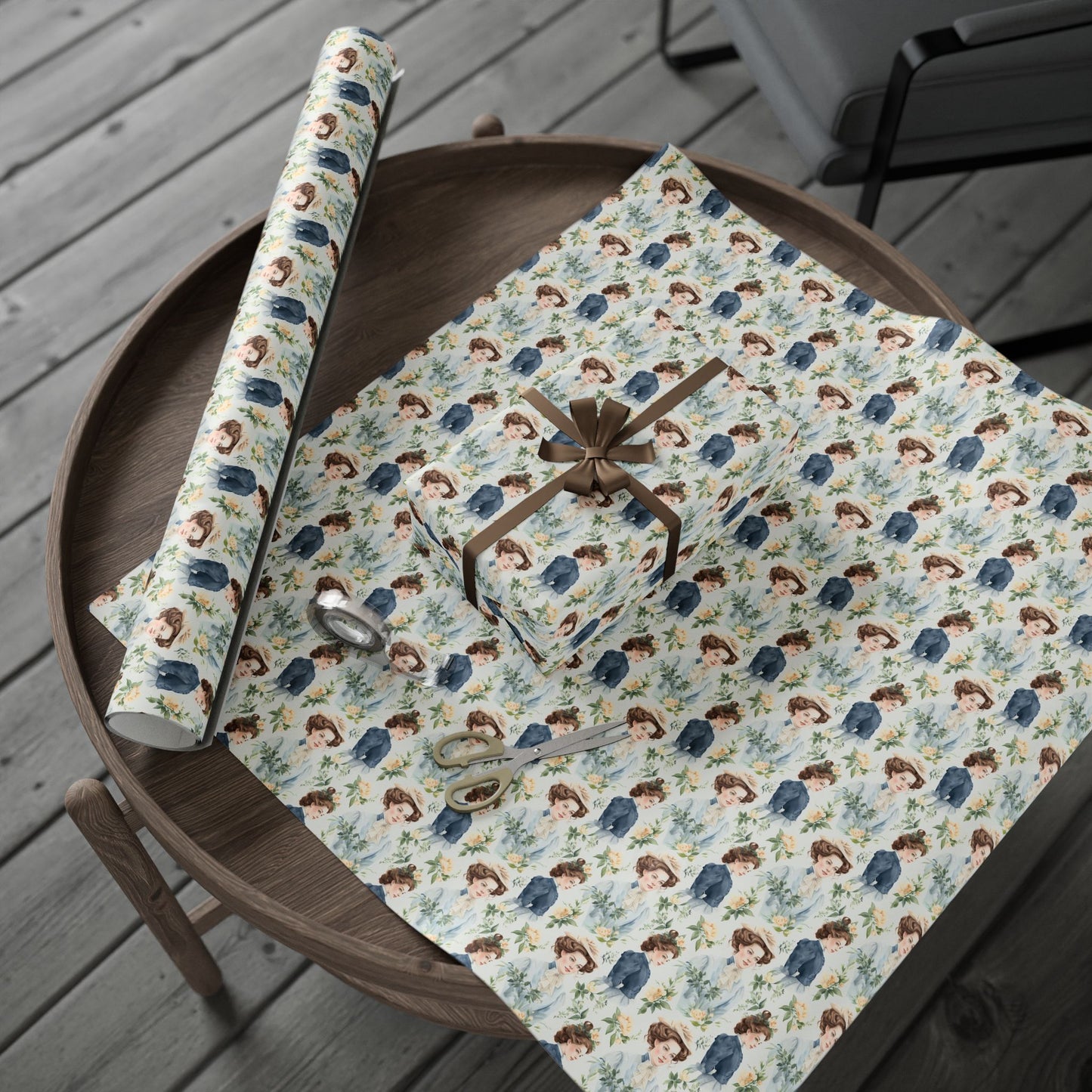 Emma M Lion Gift Wrap - Book Lovers