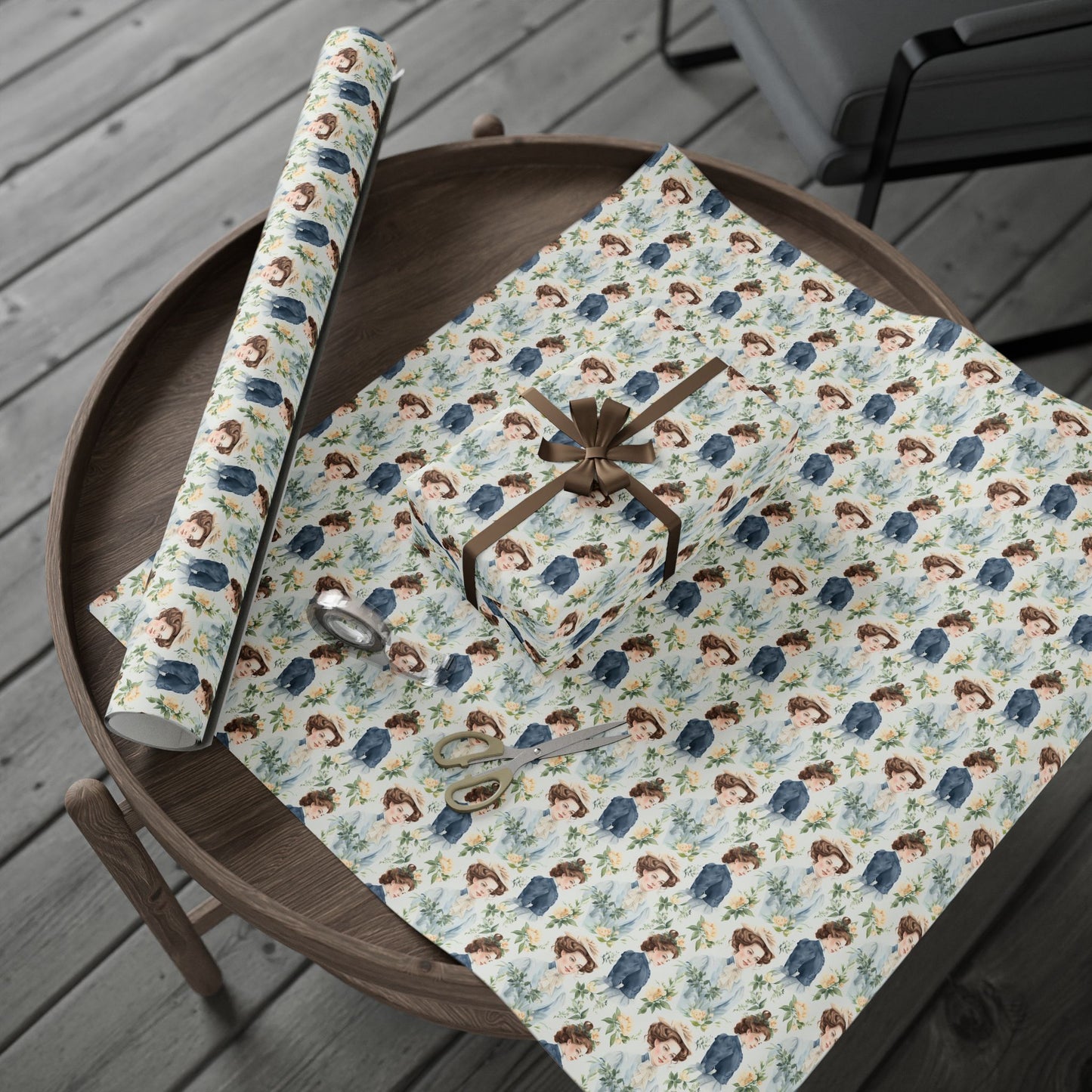 Emma M Lion Gift Wrap - Book Lovers