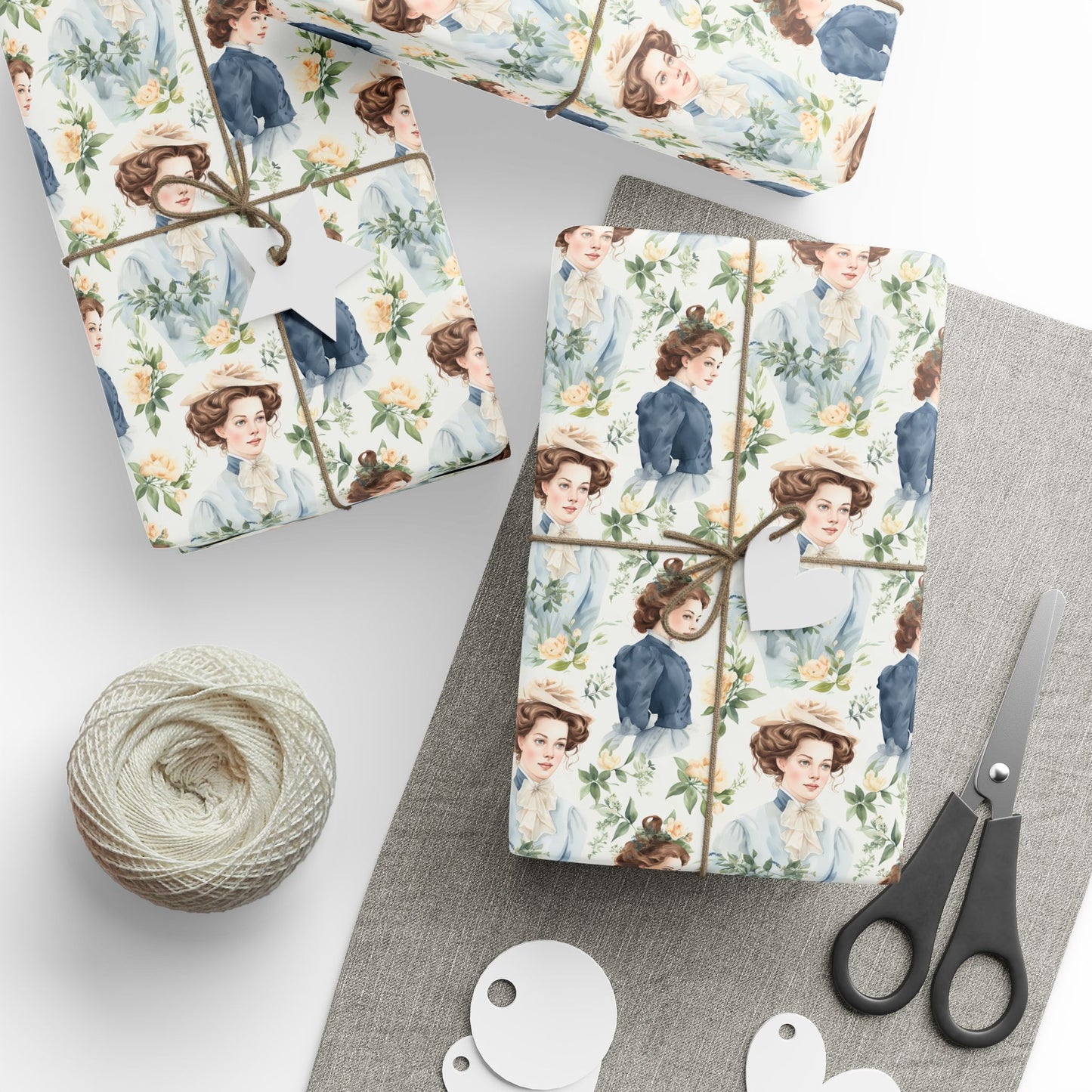 Emma M Lion Gift Wrap - Book Lovers