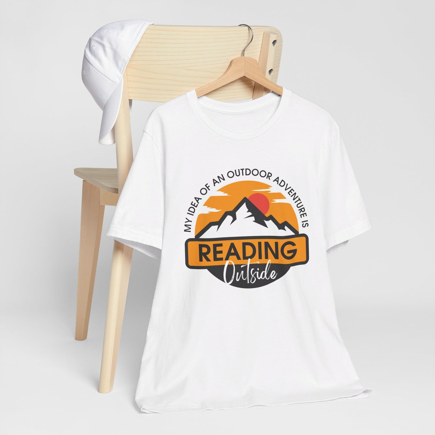 Reading Outside - Book Lovers T-shirt