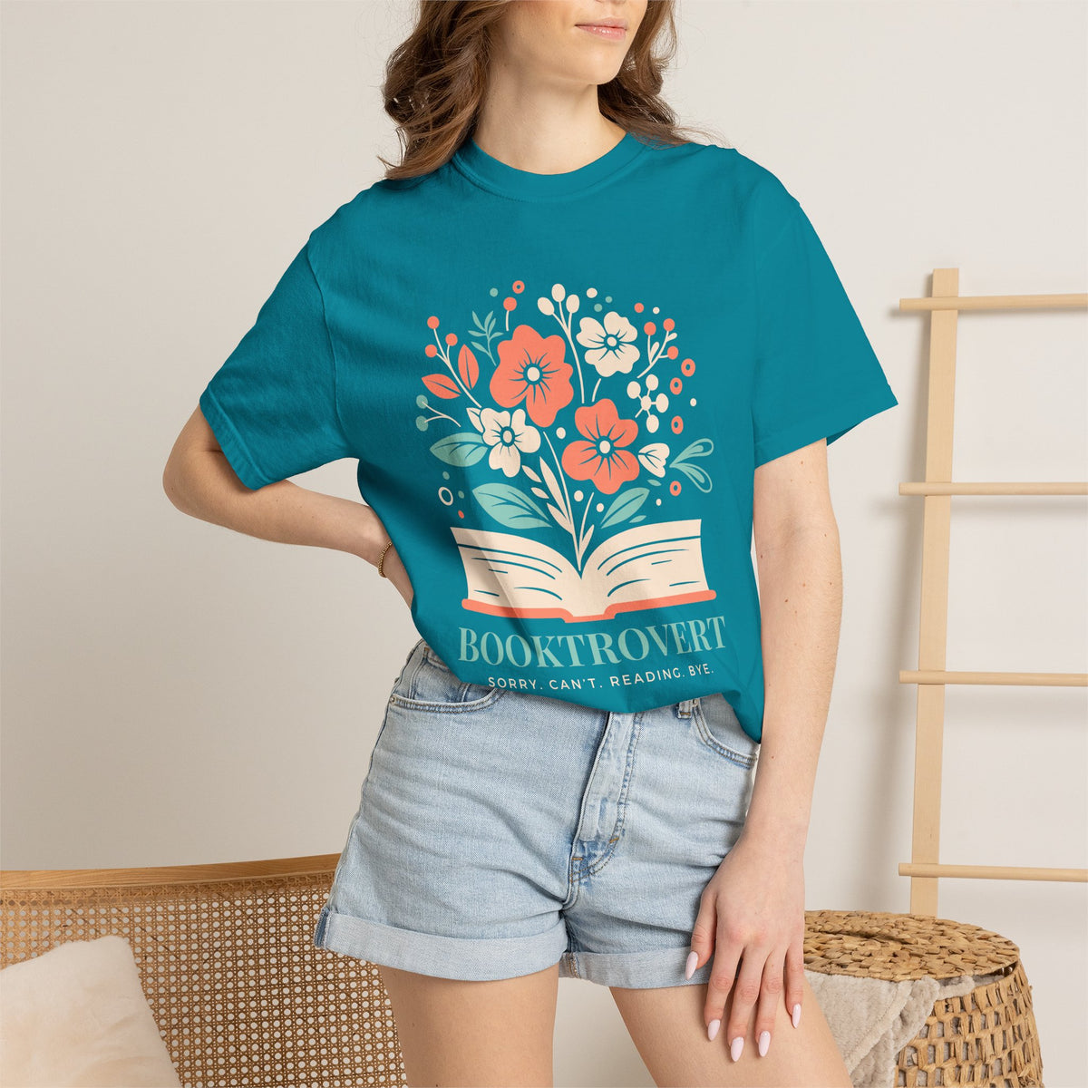 Booktrovert Oversized - Book Lovers T-shirt