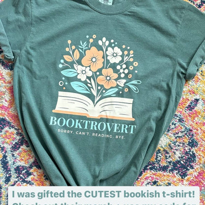 Booktrovert Oversized - Book Lovers T-shirt