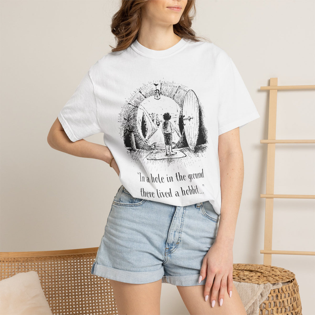 In a Hole in the Ground There Lived a Hobbit - The Lord of The Rings T-shirt