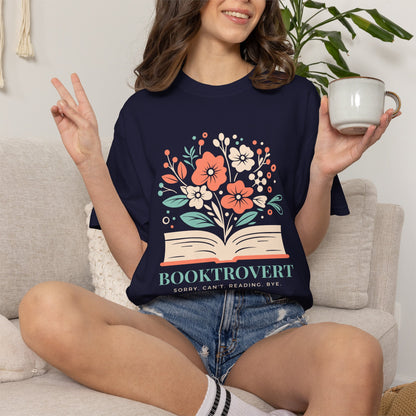 Booktrovert Oversized T-shirt - Book Lovers