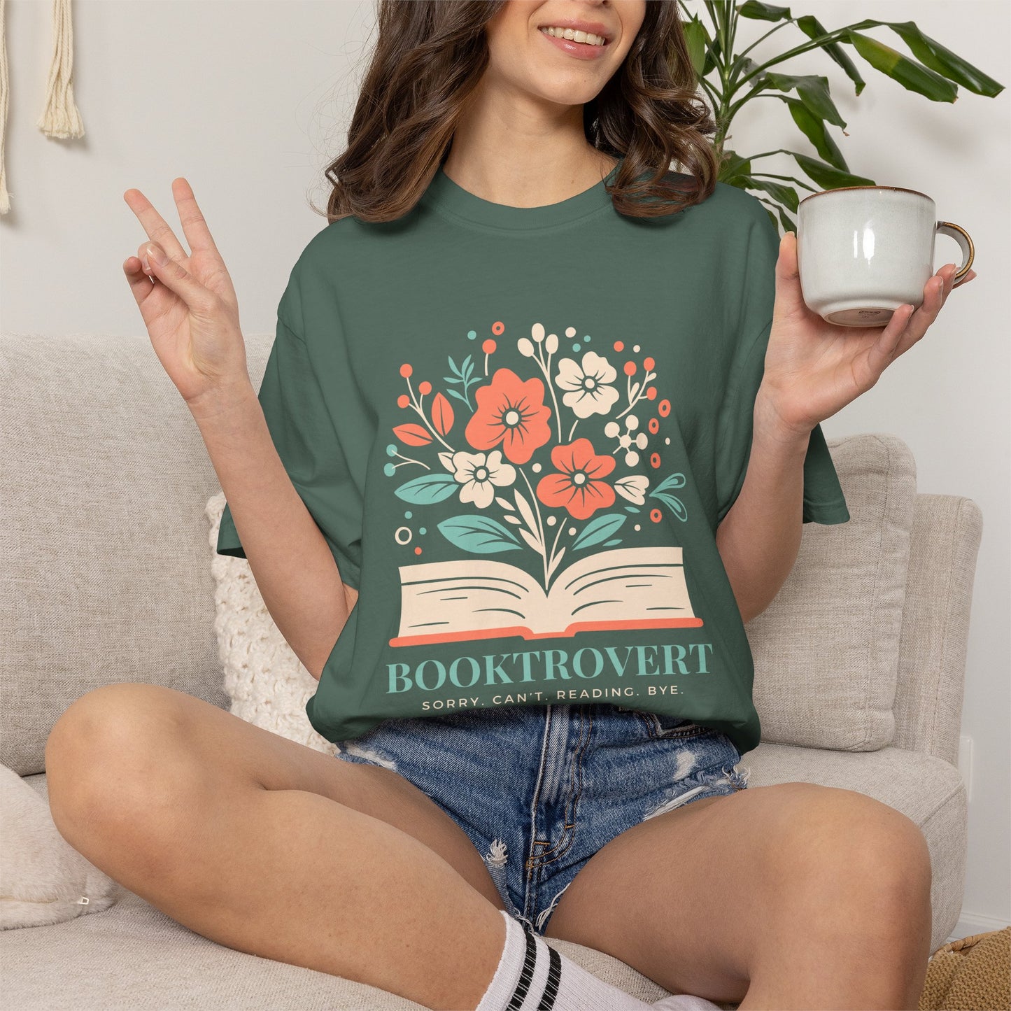 Booktrovert Oversized T-shirt - Book Lovers